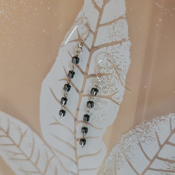 Black Earrings Dangle Drop, Black Beaded Gem Elegant Lightweight Silver Tone - Picture 1 of 5